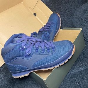 Men navy blue Timberland boots